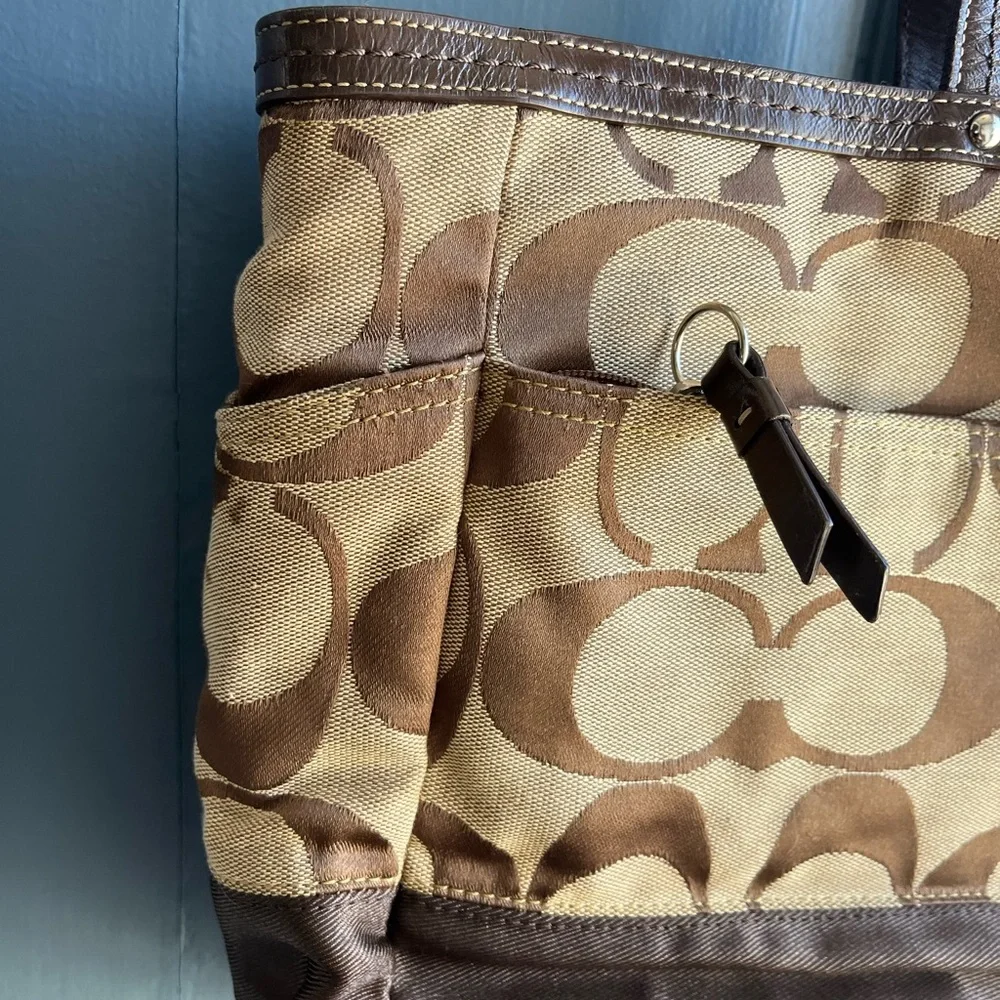 Coach signature stripe